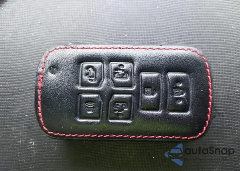 2015 Toyota Sienna Xle Premium 8 Passenger z USA, uszkodzony, nr VIN 5TDYK3DC8FS640224